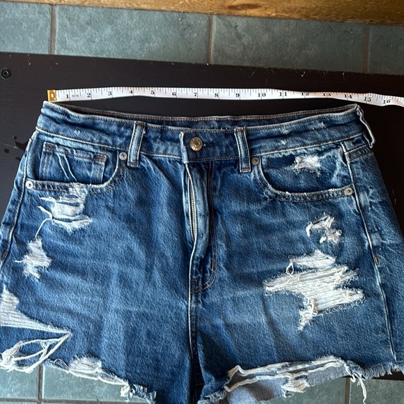 American Eagle Mom Short - size 8 - Picture 9 of 9